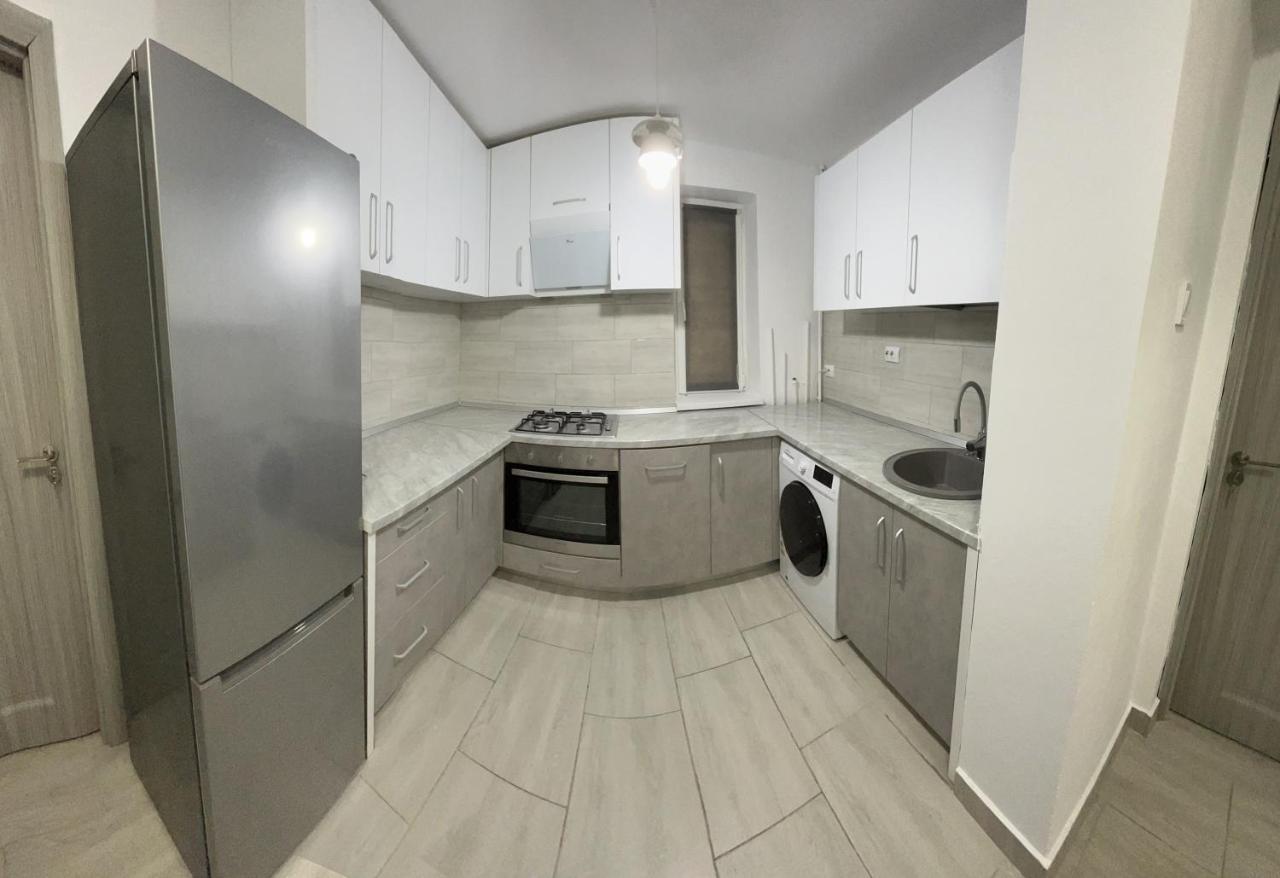 Home Sweet Home Apartment With 3 Rooms Buzău Exteriör bild